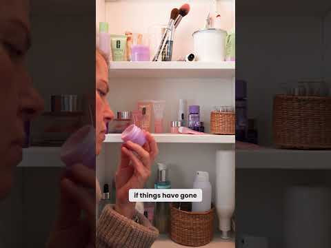 6 things to DECLUTTER from your BATHROOM cabinet 💄🧴🦠