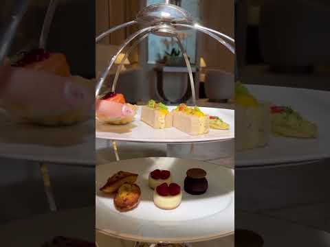 Waldorf Astoria's afternoon tea at Peacock Alley