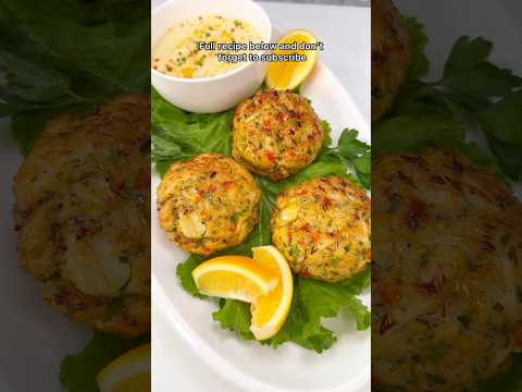 Jumbo Lump Crab Cakes 🦀 Recipe in comments #crabcakes #summerrecipes