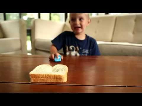 Dinoco Lightning McQueen Eats PB&J