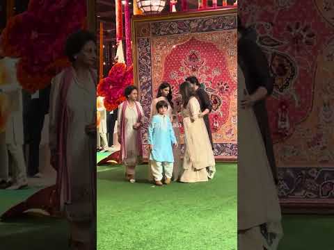 SRK Aka Jawan Grand Entry with Gauri Abram And Suhana Khan at Ambani Ganpati bash