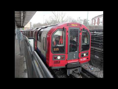 Refurb 1992 Stock(NEW Motor) 91201 London Underground Central Line Arrives at Leytonstone Platform 1