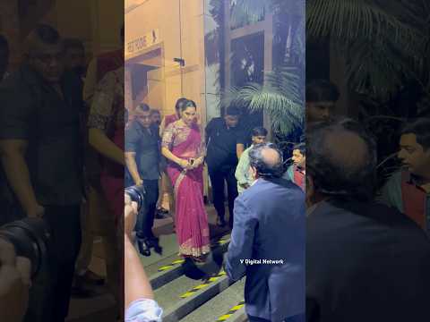 Sania Mirza Papped At Hyderabad For Event #reventhreddy #saniamirza #tollywoodactress