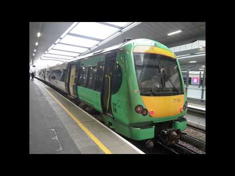 Class 171201 (Ex170422) Turbostar ExScotrail, Southern Slowly Reversing at London Bridge Platform 10