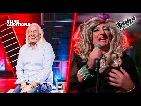 Silvio canta “Rimmel” di De Gregori e racconta la sua vita da Drag |The Voice Senior Blind Auditions