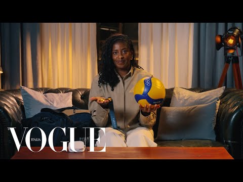 Myriam Sylla rivela cosa custodisce nella sua Champion Bag | Vogue Italia