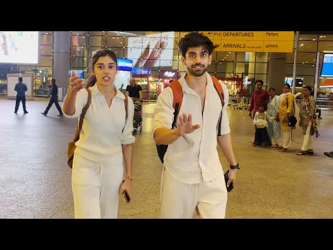 Eisha Singh With Boyfriend Avinash Mishra Spotted At Airport 💘 | MS shorts