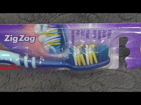 Colgate ZigZag Medium Toothbrush Unboxing and Test