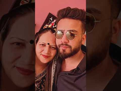 Elvish yadav with mother #shortvideo #elvishyadavsystumm #elvisharmy #elvish #elvishyadav #raosaab