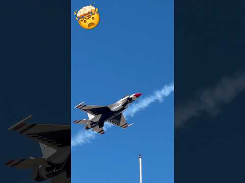 Air Force Thunderbirds Delta Burst NAS Pensacola Homecoming Airshow! #shorts