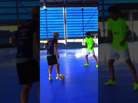 現役プロ選手と1vs1してみた #1vs1#soccer#football#futsal#shorts