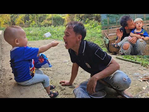 Single father, selling bamboo rice with his 1 year old son to earn money to cover daily expenses