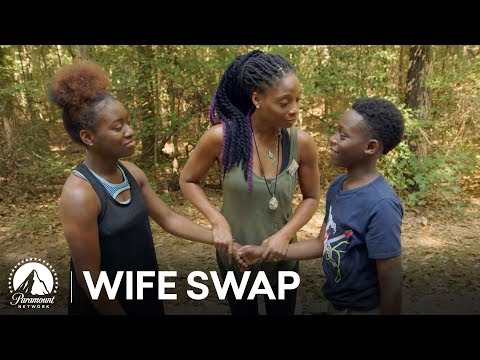 'You Have to Hug Your Brother' | Wife Swap Highlight