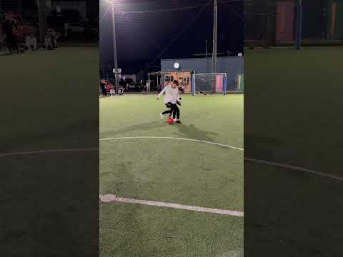 天才女子高校生と本気で1vs1してみた結果… #フットサル#サッカー#football#futsal#soccer#1vs1#shorts