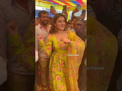 Kollagottinadhiro Song Steps By Nidhi Agarwal On Stage At Holi Event #nidhiagerwal #shorts #holi