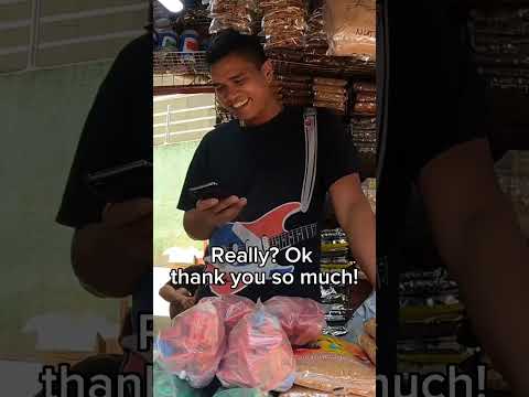 Friendly Filipino Vendor won’t let me pay Philippines #philippines #filipino #manila