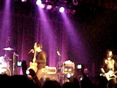 Marianas Trench "Shake Tramp" live!