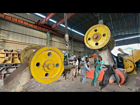 Failed to Open Flywheel Of Jaw Crusher Machine, Amazing Hard Working Process, Give Them Some Tips