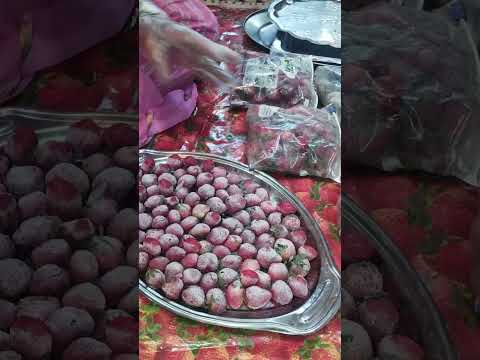 Frozen strawberry🍓& frozen fig#explore#trending. #furits#ytshort#frozen#subscribe#support#share#like