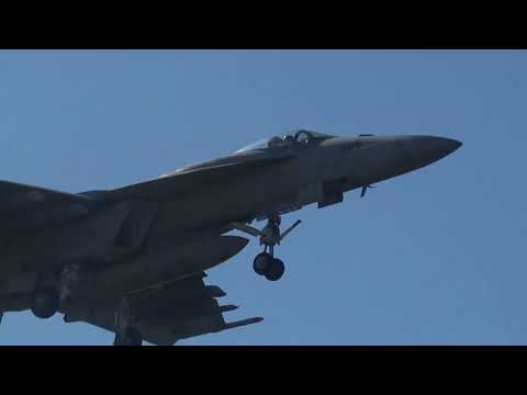 観艦式　米海軍FA/18戦闘機　厚木基地着陸