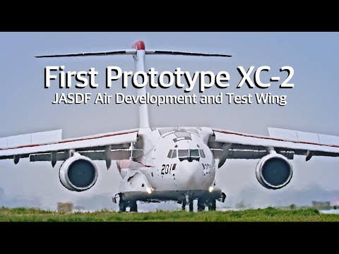 [入間基地] 美しい紅白塗装のXC-2試作初号機　First Prototype Kawasaki XC-2