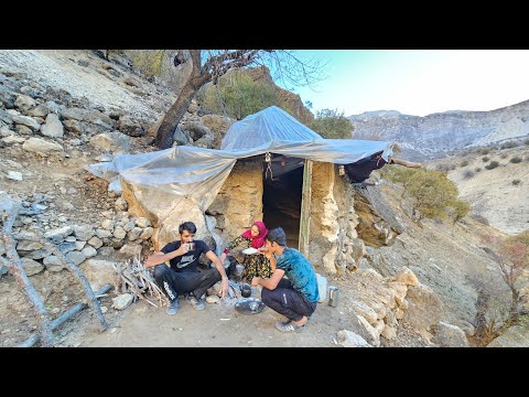 Daily Nomadic Life: Kitchen Construction and Battling Hope's Disease in the Mountains 🏕️❤️