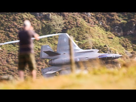 MACH LOOP AMERICAN F35S AND CANADIAN HORNETS HIGH SPEED LOW FLYING  - 4K