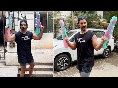 Angad Bedi Spotted At Bandra 😍 | MS shorts