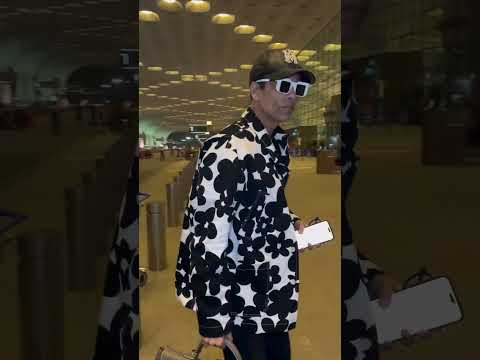 Karan Johar Spotted At Airport. #karanjohar #spotted #e24