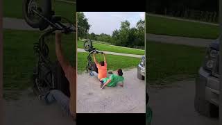 Sicle drive man woman fails funny 🤣 #funny #failsfunny  #mostfunny #funnyworldwide  #bmw #fails