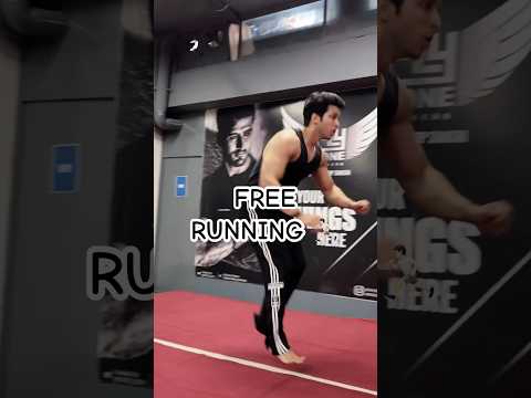 FREE RUNNING 🏃🏻 #parkouring #parkourlife #jumps #tumbling #flips #shorts #youtube #fitness #viral