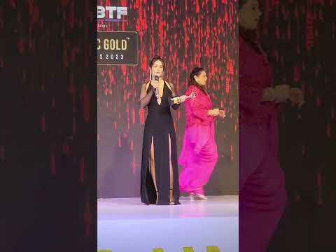 Hina Khan Won Fashion Diva Of the Year at Iconic Gold Awards 2023 #fashion #trend #hinakhan