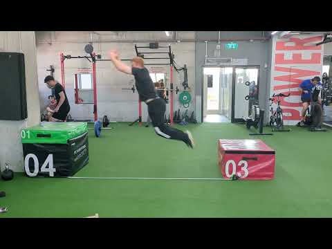 seated box jump for distance and height for a box 75 cm