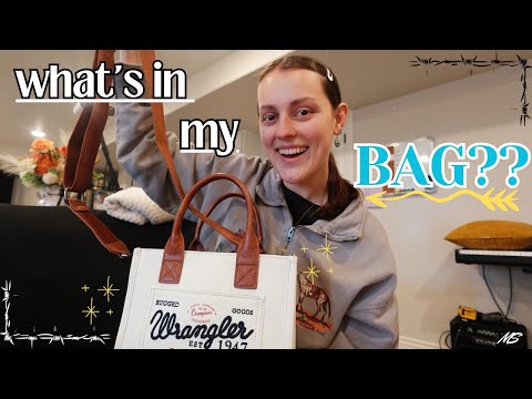 What’s in my BAG?! 🌵✨