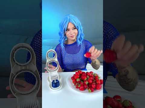 Cutting Strawberry Gadget 🍓 #gadgets #hacks