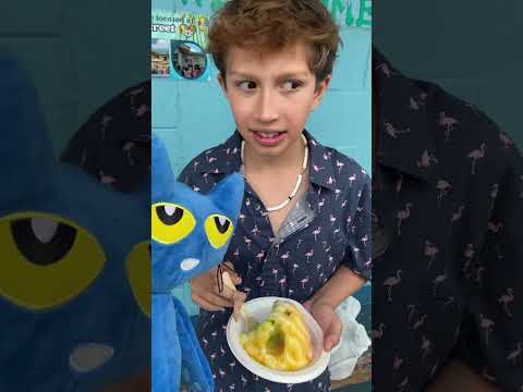 PETE THE CAT and Noah are in Hawaii! Which Shave Ice will they Like Best? Part 1 #hawaii #shaveice