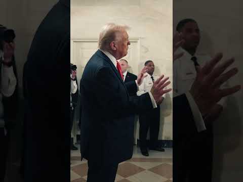 President Trump Surprises First White House Tour, CROWD ERUPTS IN ‘USA’ CHANTS 🇺🇸