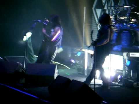 Machine Head Guitarist Phil Collapses On Stage at Slipknot, Sheffield UK 12/12/08