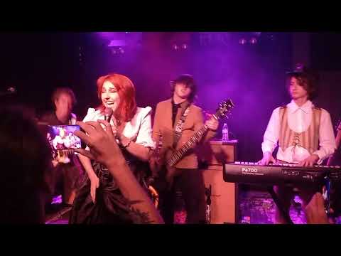 Liliac - Enter Sandman Intro - The Stable Music Hall and Lounge Jul 10, 2022.