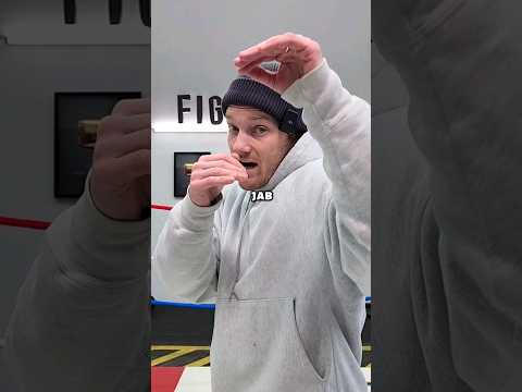 Everybody falls for this old #boxing trick