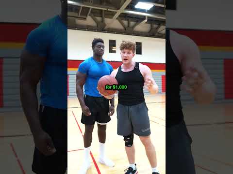 6'7 BODYBUILDER PLAYS BASKETBALL!