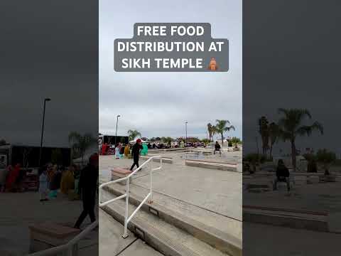 FREE FOOD DISTRIBUTION AT SIKH TEMPLE 🛕🇺🇸 #food #sikhism #gurduwara #temple #california #shorts