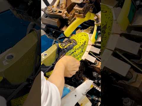 ASMR 🔊 building our new Unisport boot