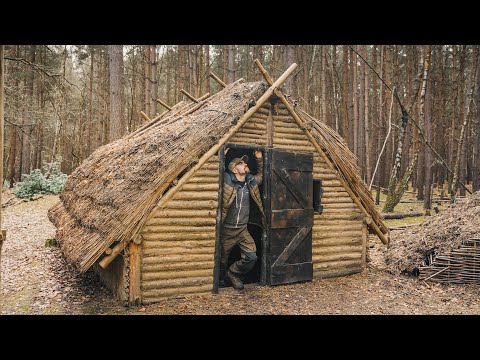 Bushcraft Shelter 1,461 Days Later: Thatched Roof Saxon House