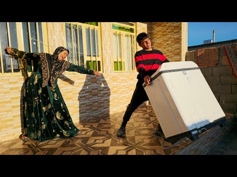 Hadi's resistance to traditions: Hadi and his grandmother go to Azam's house.