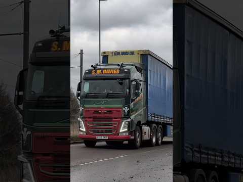 SM Davies Volvo FH #truck at Trafford Park #shortvideo #shorts #youtubeshorts