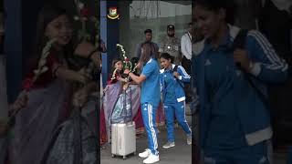 Indian women's cricket squad is met with a warm reception