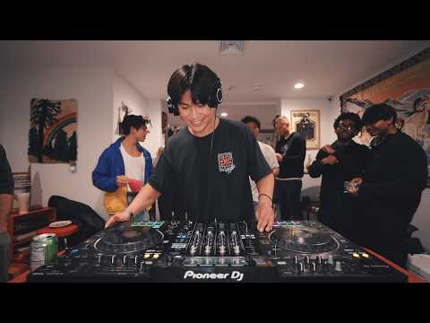 Feel-Good House DJ Set at Thrift Shop | Giving Groove (Session No. 11) | Dance, Funky, UK Garage