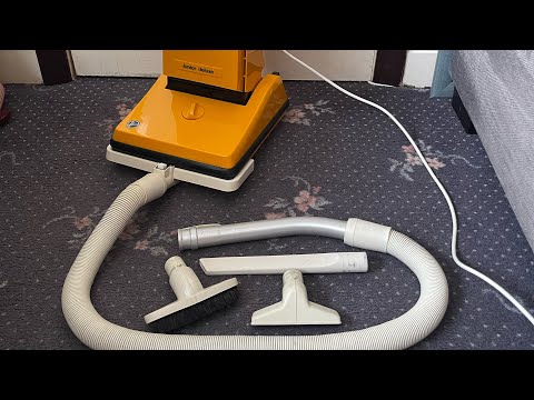 1977 Hoover Junior Deluxe: Cleaning Tools