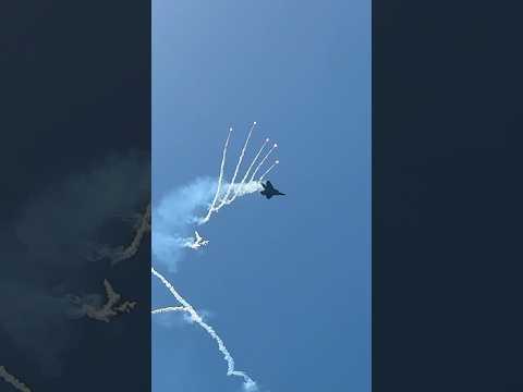 F-22 Raptor going crazy at Panama City Beach!